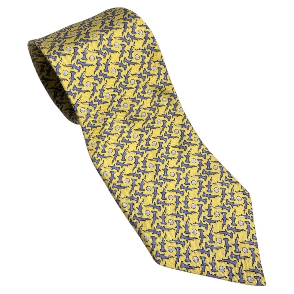 Men's~VINEYARD VINES Necktie~Yellow/Blue sharks golf balls